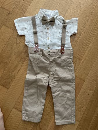 Festlicher Baby Anzug mit Hosenträger, Grösse ca.12 Monate