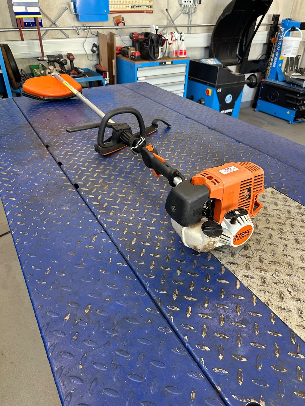 Stihl Tous les outils: Stihl FS 130R Freischneider – D'occasion à Lenzburg par billistar