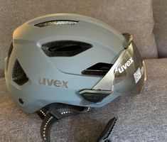 UVEX Fahrradhelm MIPS mit Visier & LED-Rücklicht – Neu