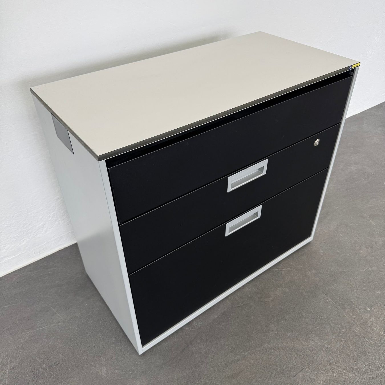 Lista Armadi: Lista Office LO Qub Modul-Sideboard 2-OH 800mm - – Usato da Schönenwerd venduto da mcofficeshop 2