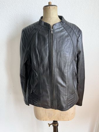 Veste neuve cuir d’agneau noir femme taille 44