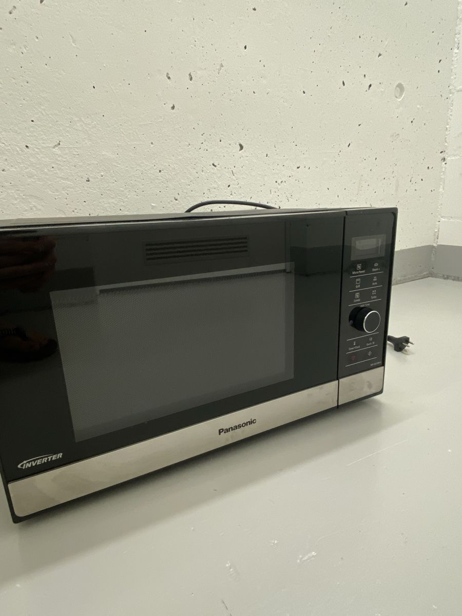 Küchengeräte: Mikrowelle Panasonic – Neu (gemäss Beschreibung) aus Thun von sunny_667