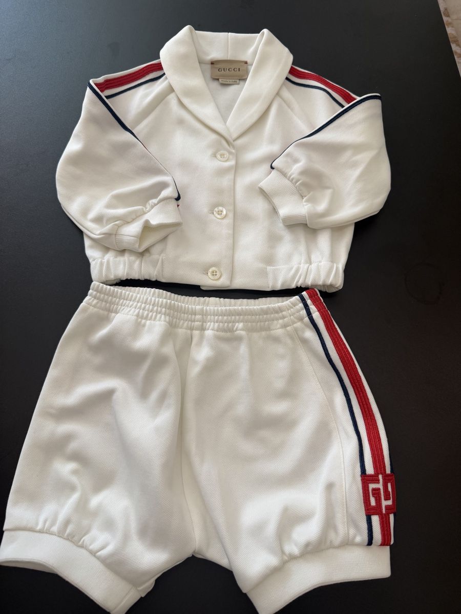 Gucci Kleiderpakete & -sets: Set von Gucci – Gebraucht aus Altendorf von Carcoura