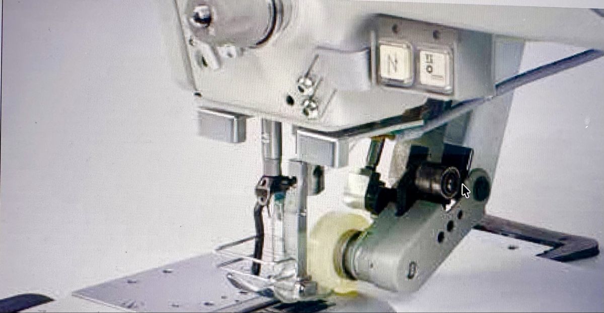 Dürkopp Macchine da cucire: MACHINE À COUDRE INDUSTRIELLE DÜRKOPP ADLER ZIGZAG et DROITS – Nuovo (secondo la descrizione) da bellevue venduto da azi_x2tz 6