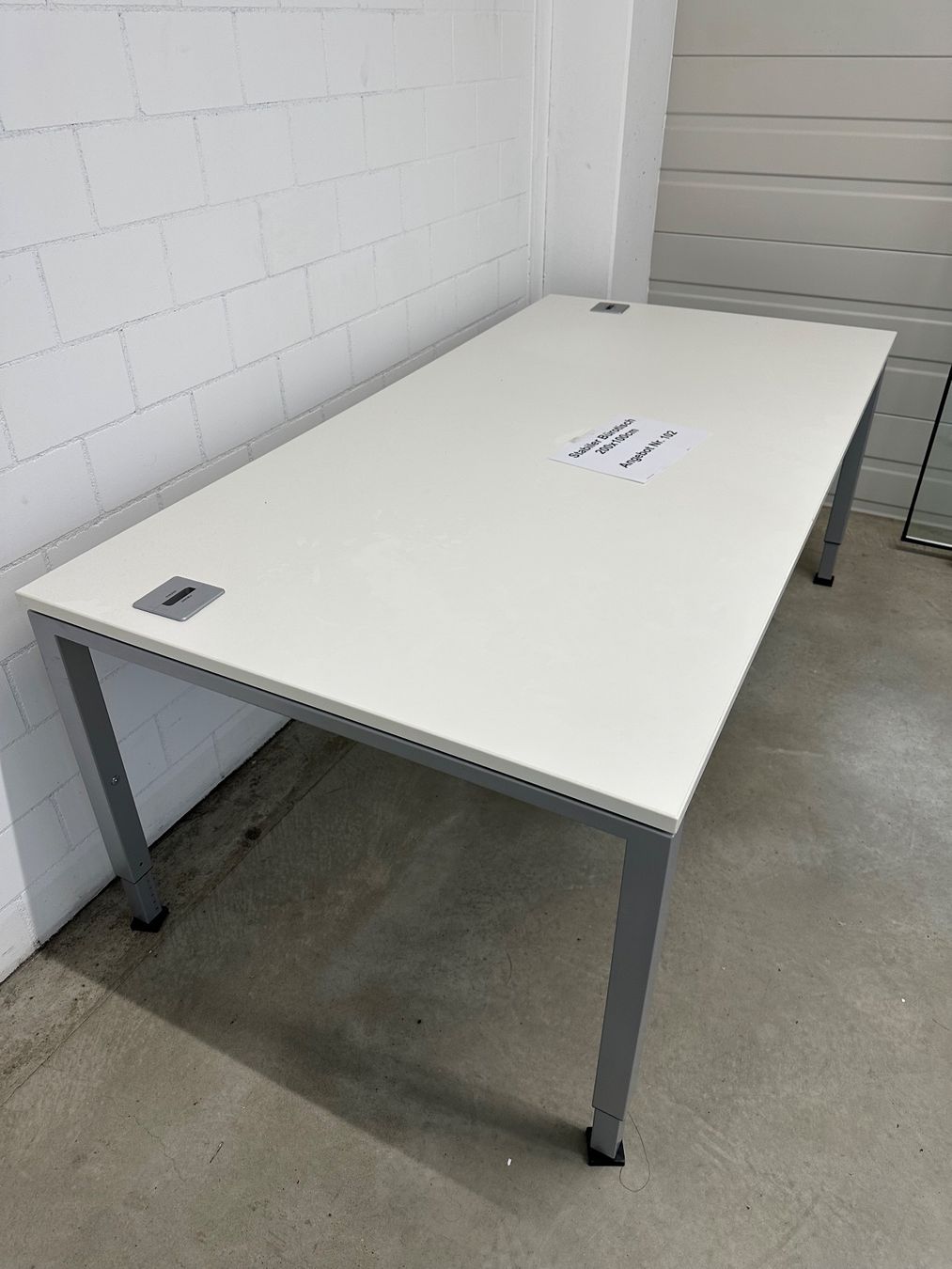 Bureaux: Bürotische, 200x100cm – D'occasion à Tägerwilen par ZIM-Taegerwilen 1