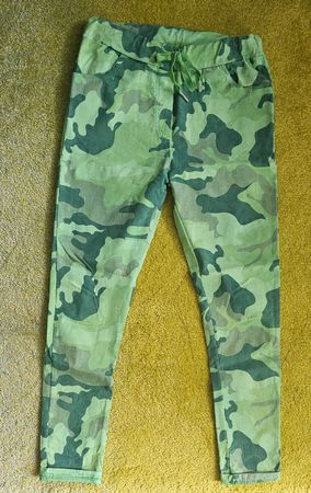 Coole Damen Hose, Grösse 38, Camouflage Muster