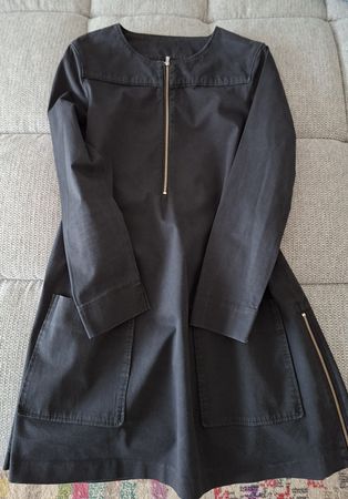 Robe Maje noire taille 2 avec zips et grandes poches