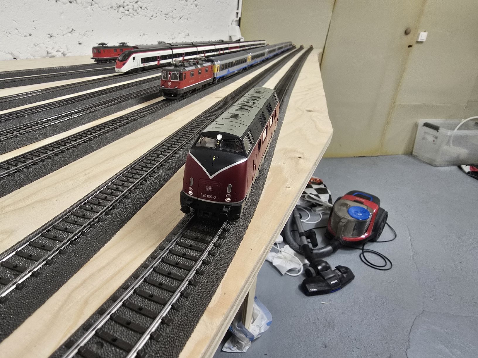Roco Modellini di ferrovie: VT 220 Roco, H0, Ac, Lp5-mfx – Usato da Biembach venduto da Moba_B_9875