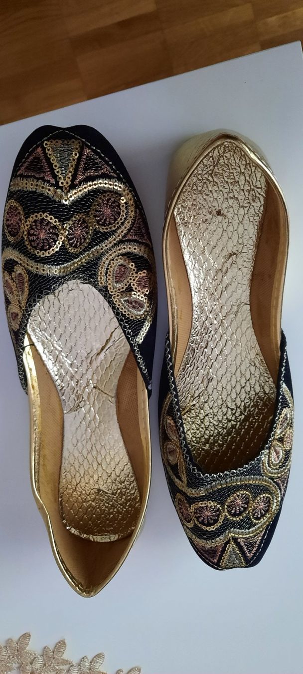 Scarpe da donna: Chaussure femme – Nuovo (secondo la descrizione) da Lausanne venduto da DubiLetto