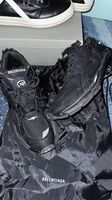 balenciaga runner