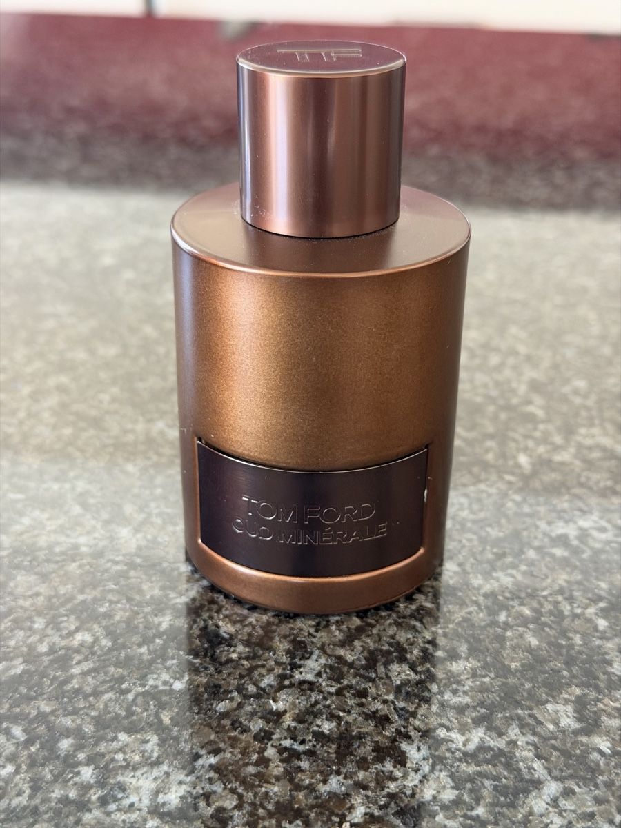 Tom Ford Parfum & Eau de Toilette: Tom Ford Oud Minerale  – Gebraucht aus Niedergösgen von Lifestyle-85