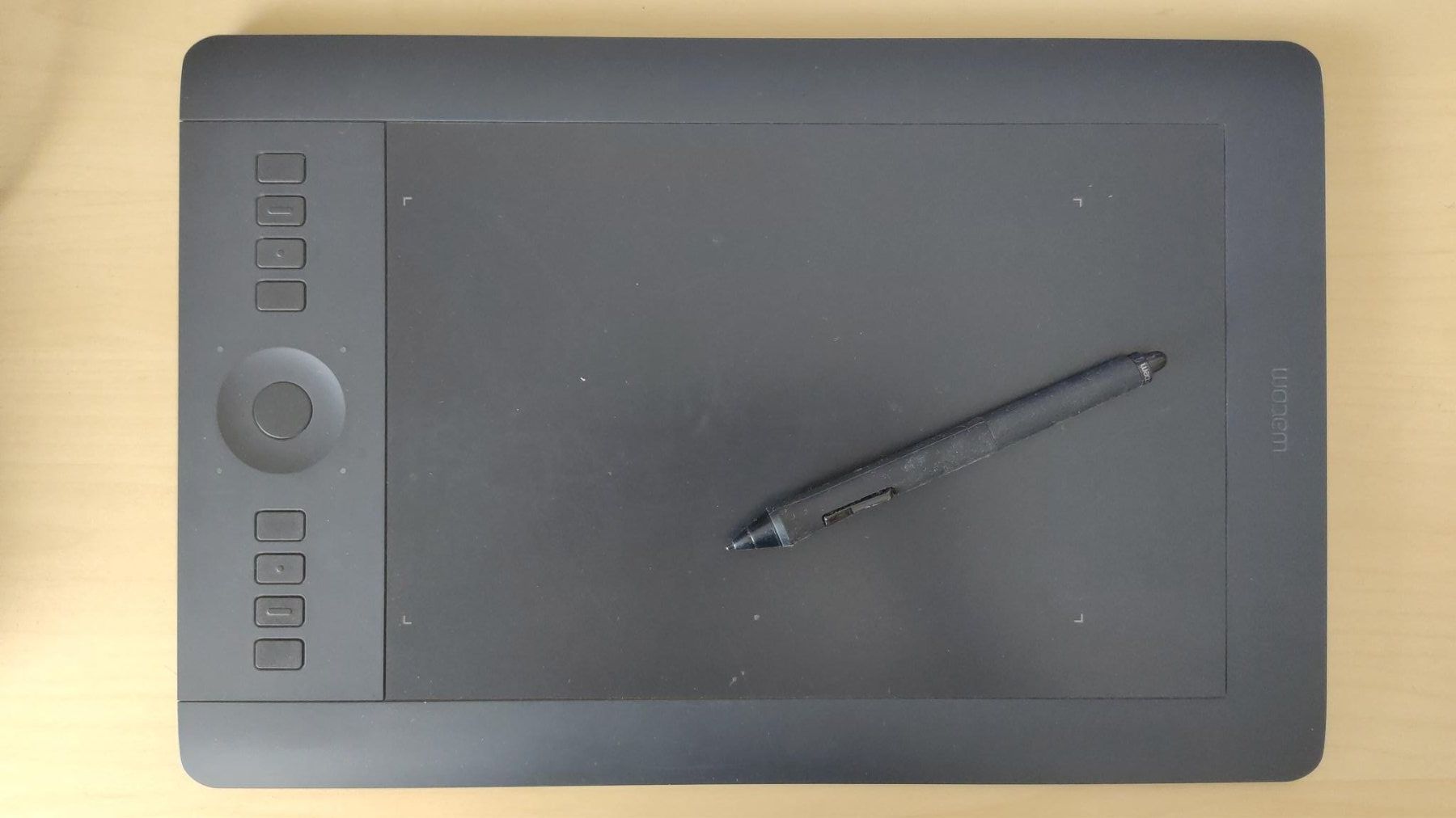 Wacom Tablet PC: WACOM Intuos Pro M Grafiktablett PTH-651 für Win oder Mac – Usato da Bern venduto da Garagesale3000 1