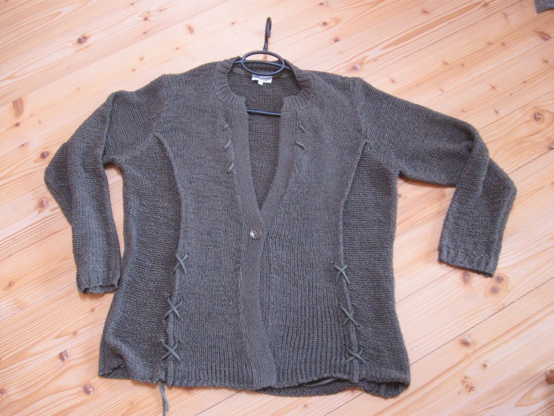 Giacche: Strickjacke  Bändeligarn Gr L /Xl oliv – Nuovo (secondo la descrizione) da Bauma venduto da Stangenbohne