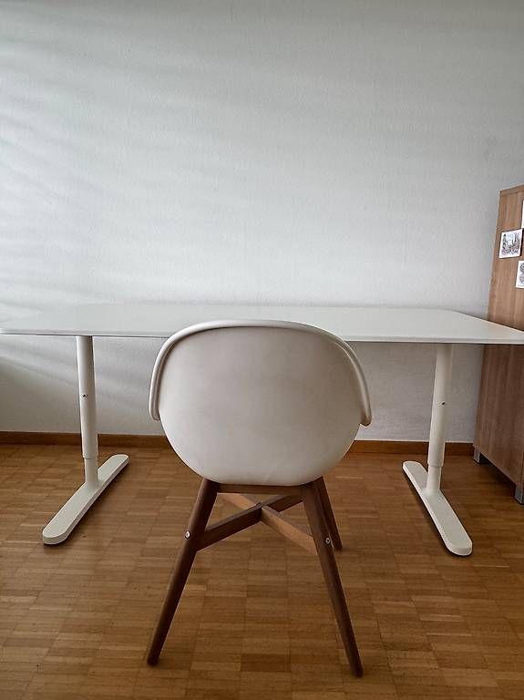 Scrivanie: BEKANT IKEA Tisch ink. Stuhl  – Usato da Zürich venduto da Chanaira 2