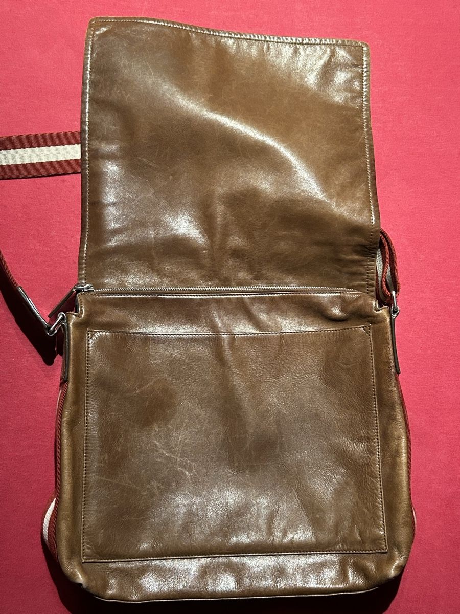 Bally Borse: Bally Messenger Tasche Leder braun – Usato da Aeschi b. Spiez venduto da davidS744 4