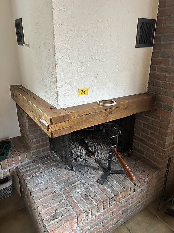 Articoli in legno: Cheminee Balken Kranz – Usato da Stans venduto da Benzen 1