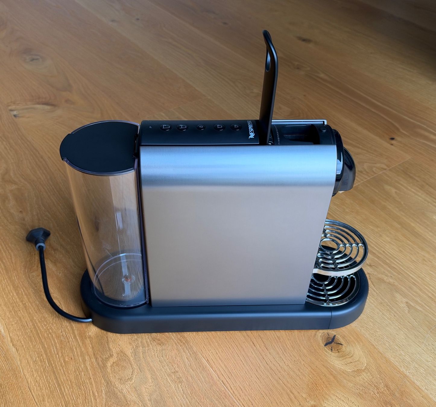 De'Longhi Macchine per caffè & Macchine per espresso: Nespresso DeLonghi Kaffeemaschine – Usato da Dielsdorf venduto da Jan549 4