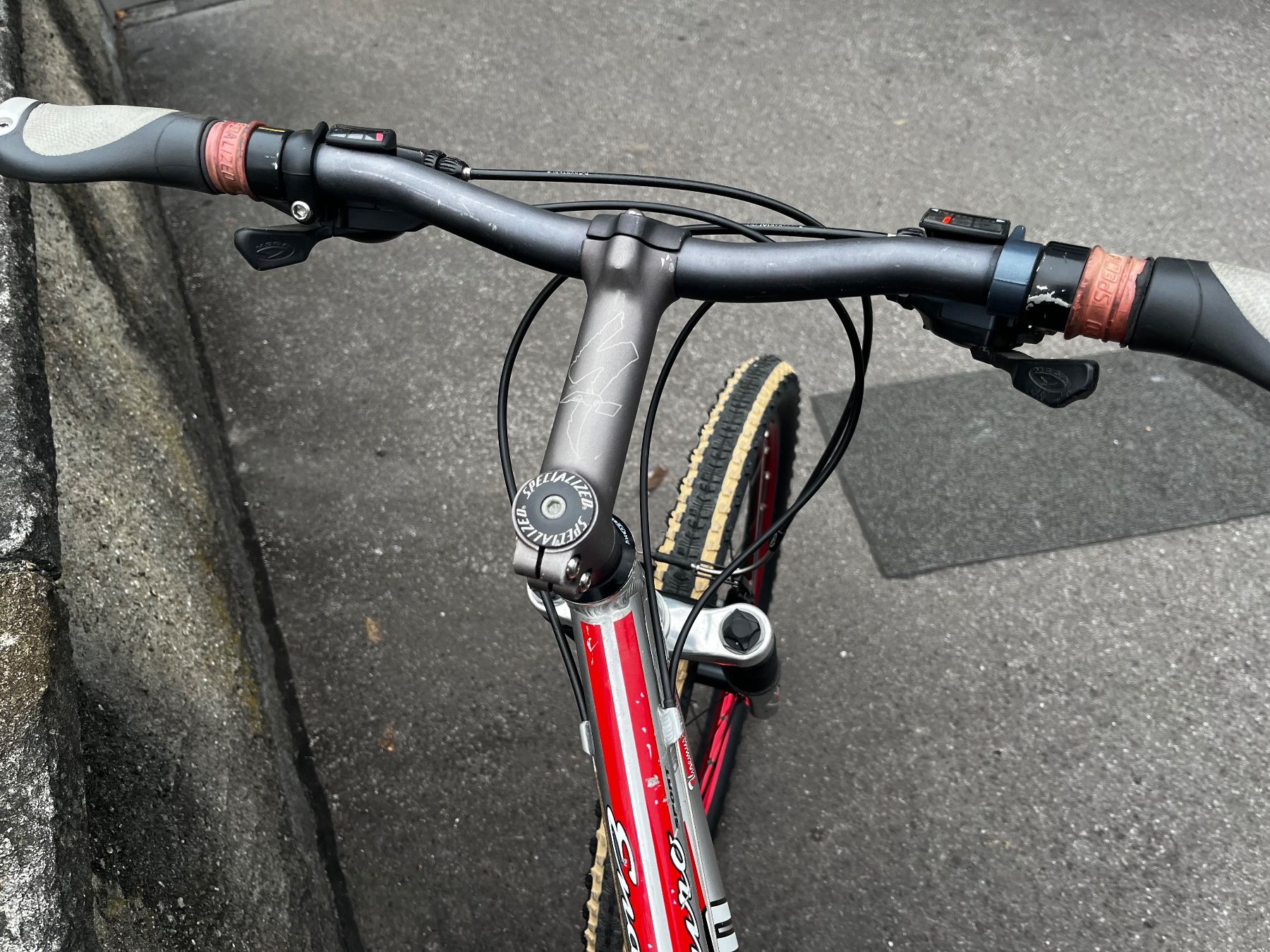 Specialized Biciclette: Specialized Enduro – Usato da Mühlethurnen venduto da Kolly225 3