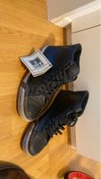 Stylische  Herrensneaker Grösse 44