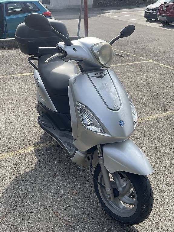 Scooters: Piaggio Fly 125 4T – D'occasion à Reverolle par 45jk45jk