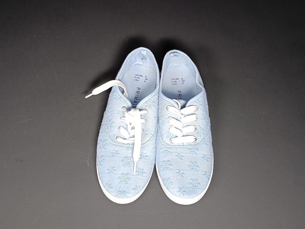 Primark Scarpe da donna: PRIMARK Basket en toile bleue taille 39 – Usato da Thielle venduto da Plusvalue_Neuchatel 1