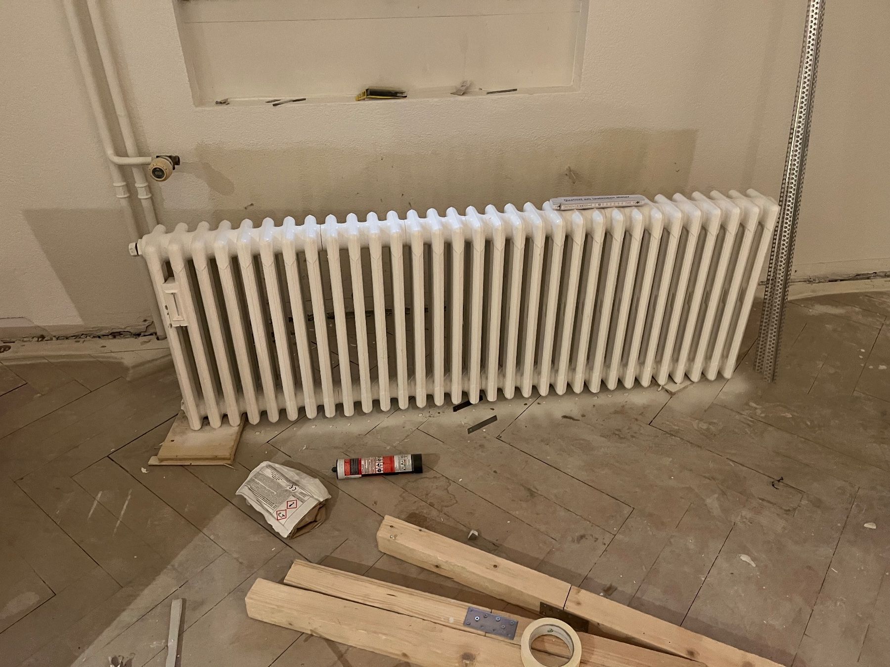Radiatori: Radiator/Heizkörper aus Guss – Usato da Arbon venduto da ISMA007 3