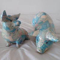 Grosse SCHWEINCHEN. Keramik. Sehr schönes Deko. 2 xStück.