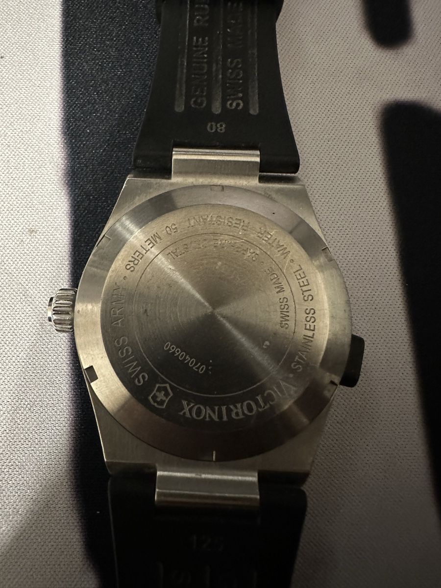 Victorinox Uhren: Victorinox Uhr – Defekt aus Visp von locosshop 2