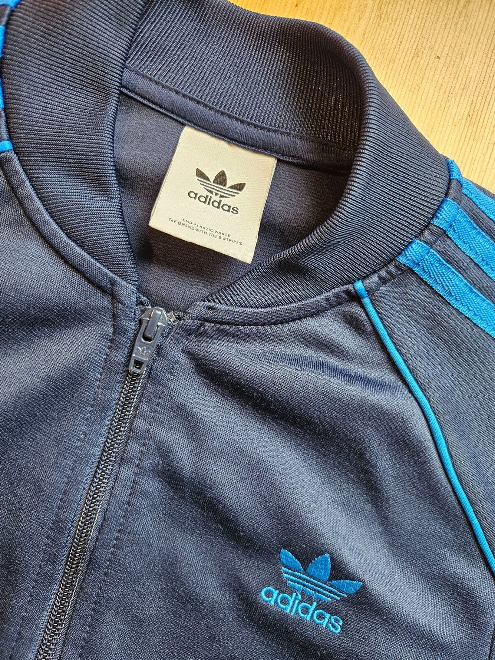 Adidas Giacche: Jacke adidas Grösse S retro – Usato da Hägglingen venduto da United-Village-Trade 2