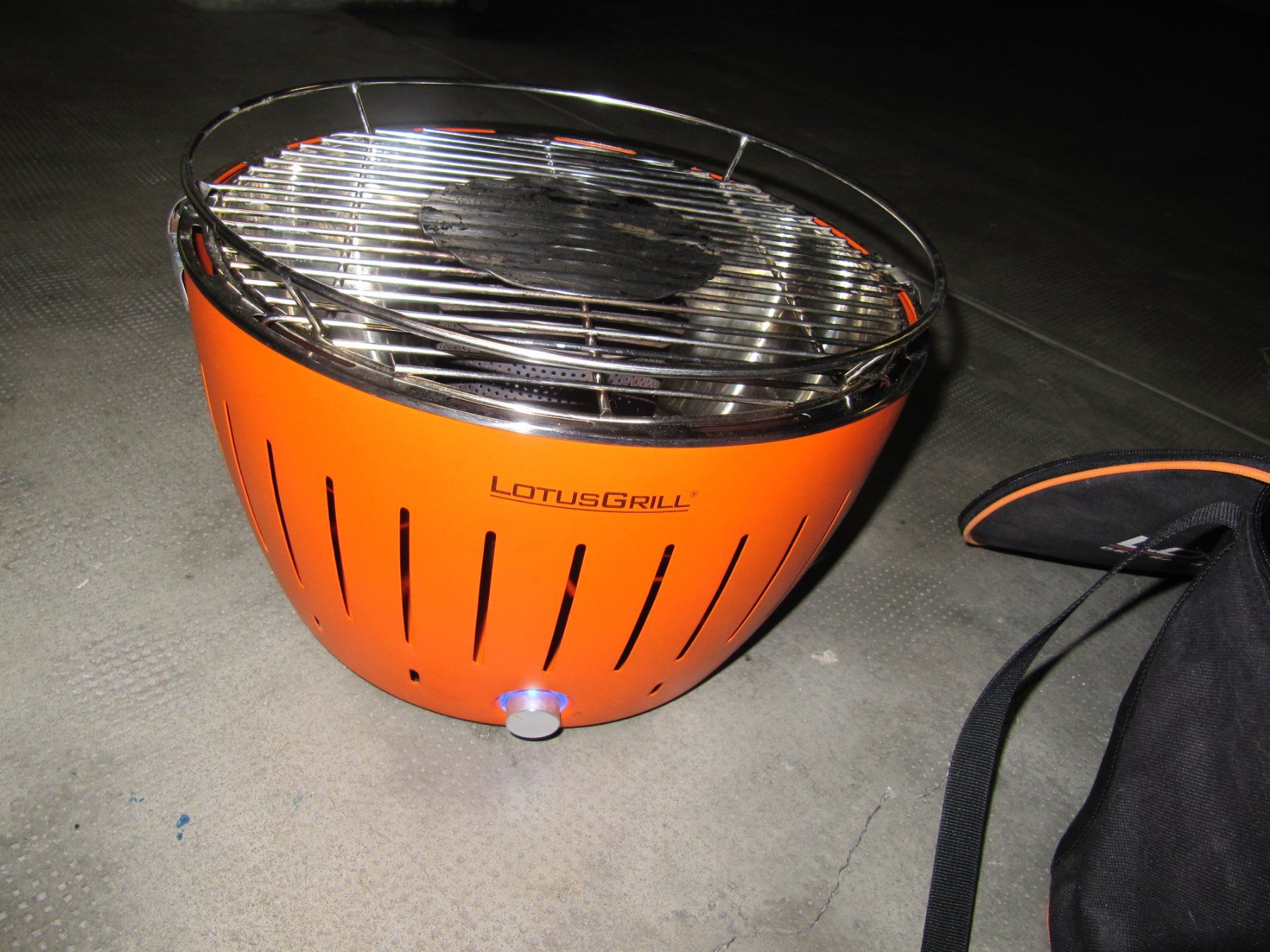 Lotusgrill Griglie: Lotus Grill mit Tasche – Usato da Basel venduto da stefan4057