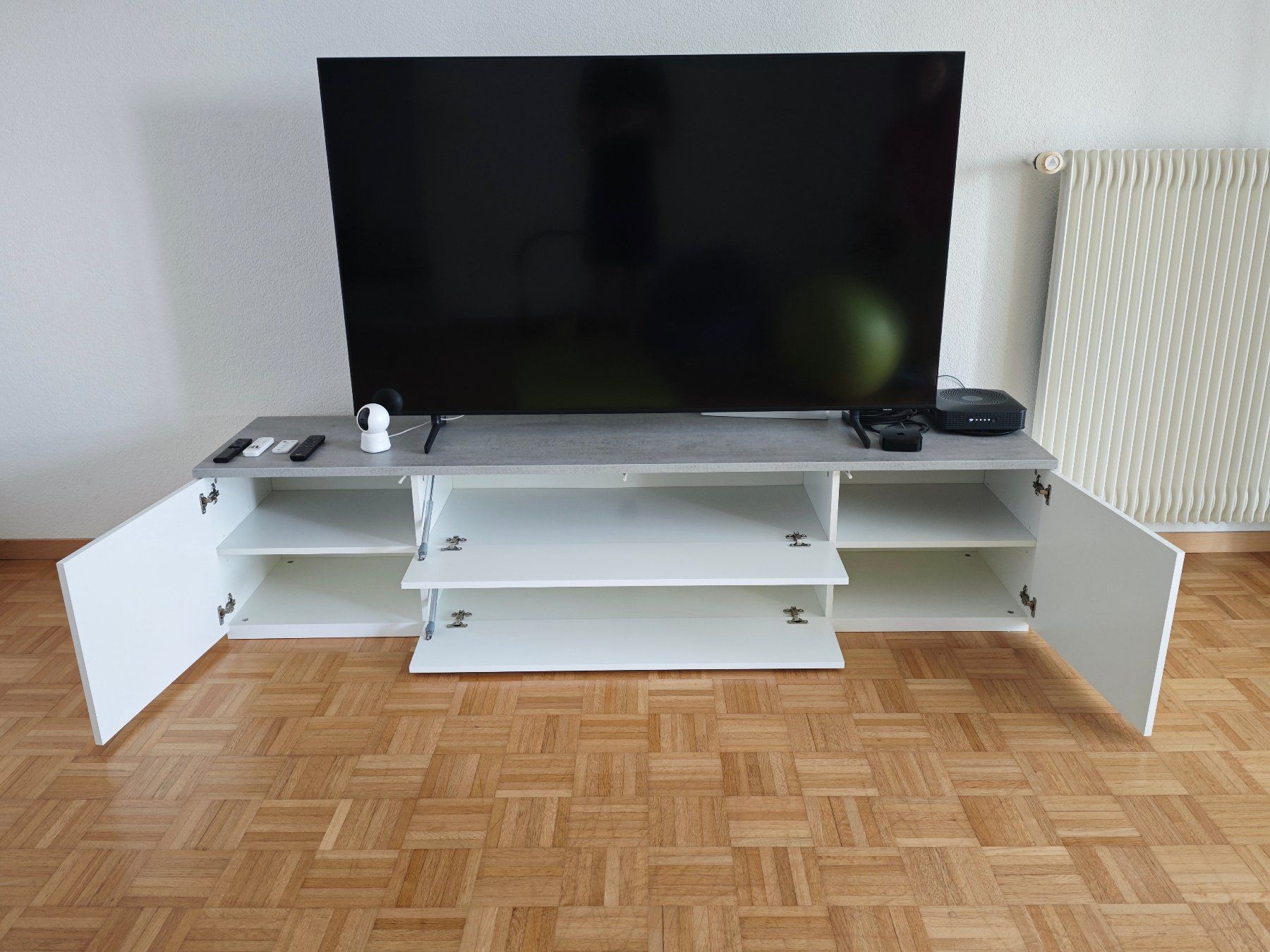TV Möbel: Meuble TV Privilegio – Gebraucht aus YVERDON-LES-BAINS von CYBERSALE