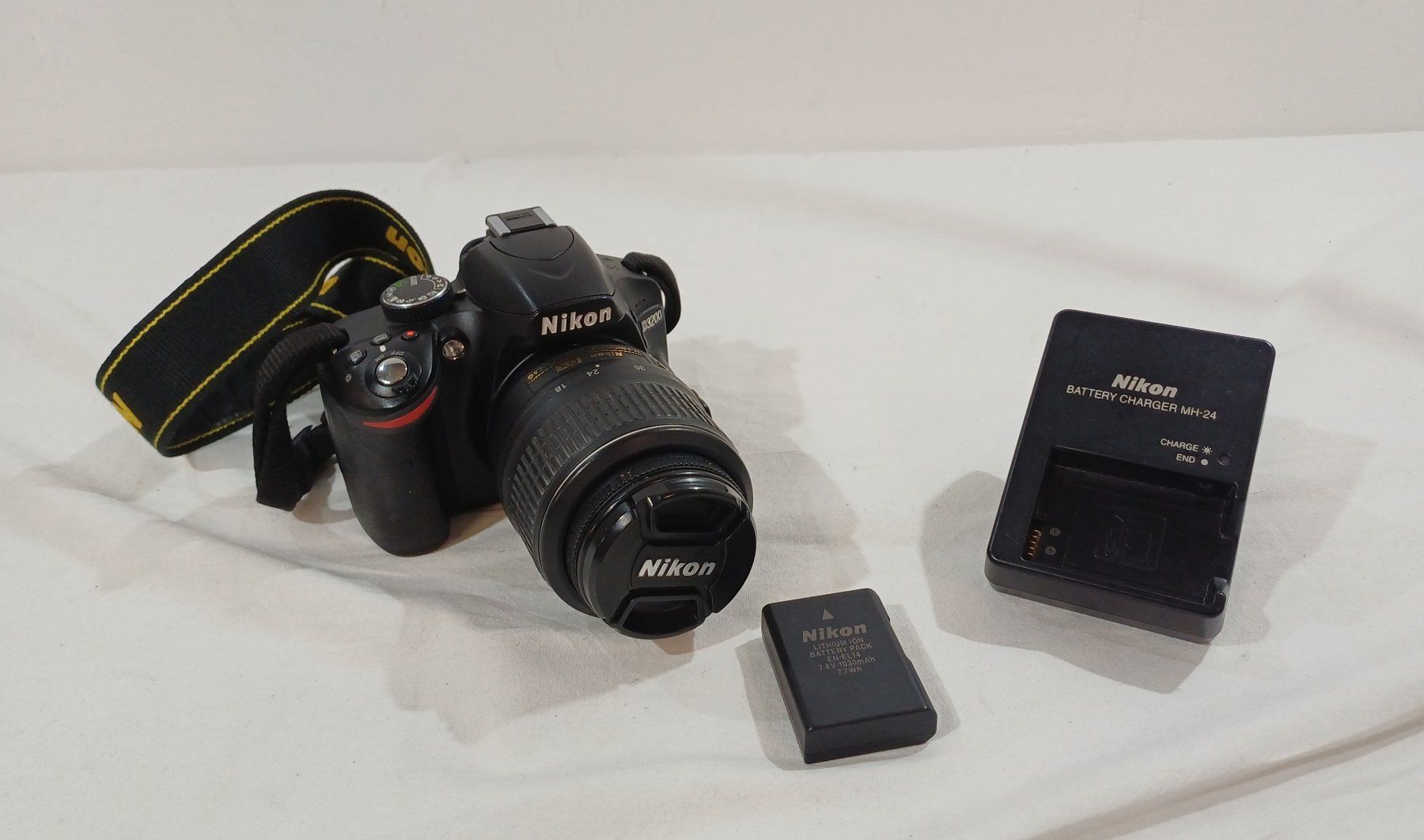 Nikon Fotocamera: Nikon D3200 Spiegelreflexkamera – Usato da Luzern venduto da IG_Arbeit 1