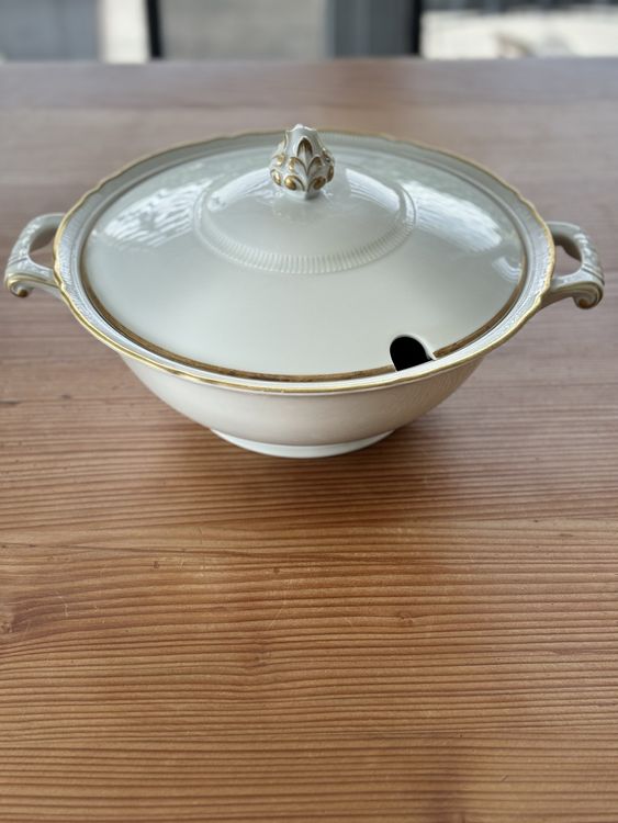 Coupes: Elegante Suppenterrine Porzellan weiss Goldrand Vintage – D'occasion à Lanzenhäusern par Galaa
