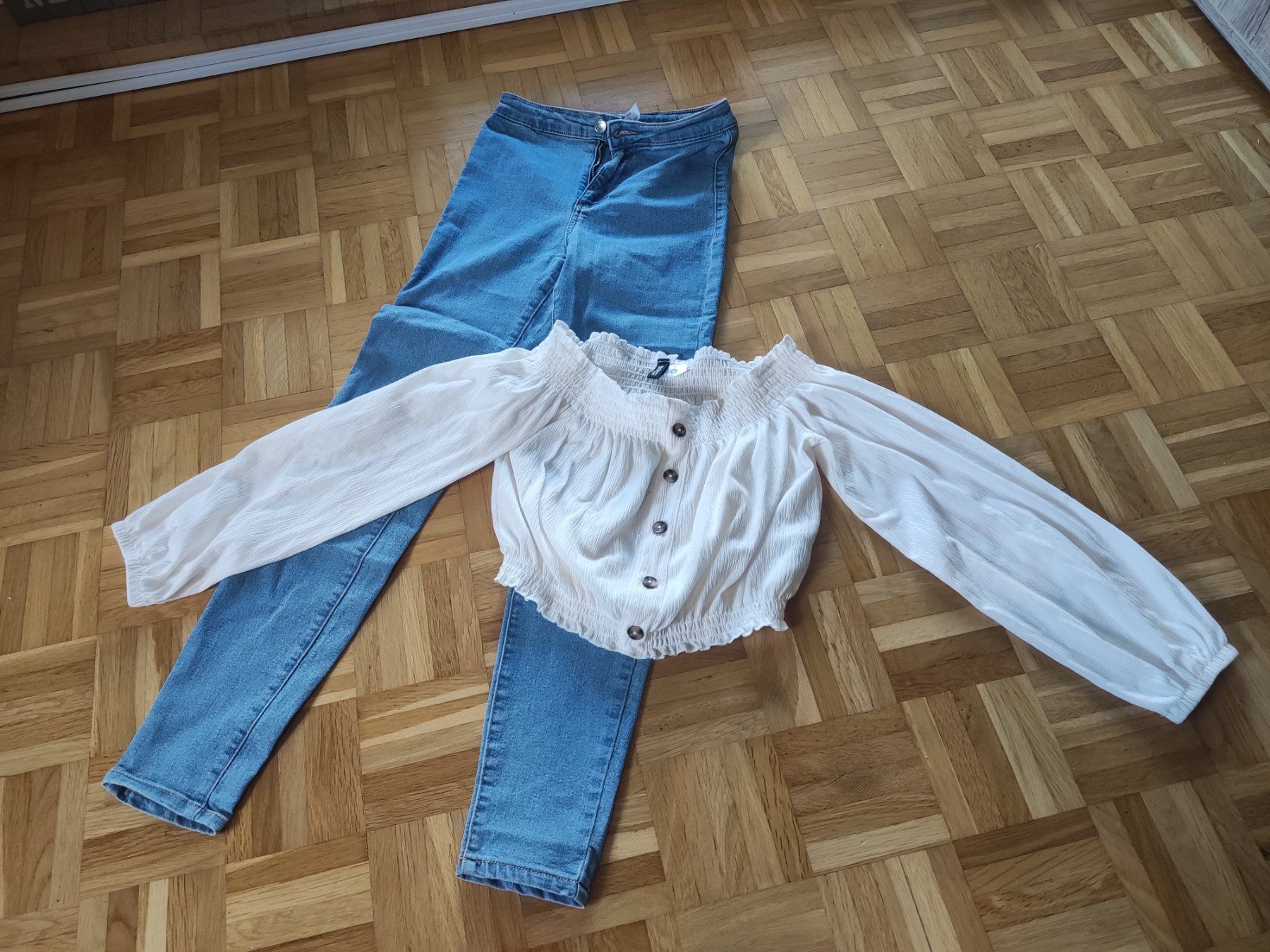 Lotti & Set di vestiti: Mädchen Jeans und Oberteil Grösse S – Usato da Kriens venduto da rinzmann