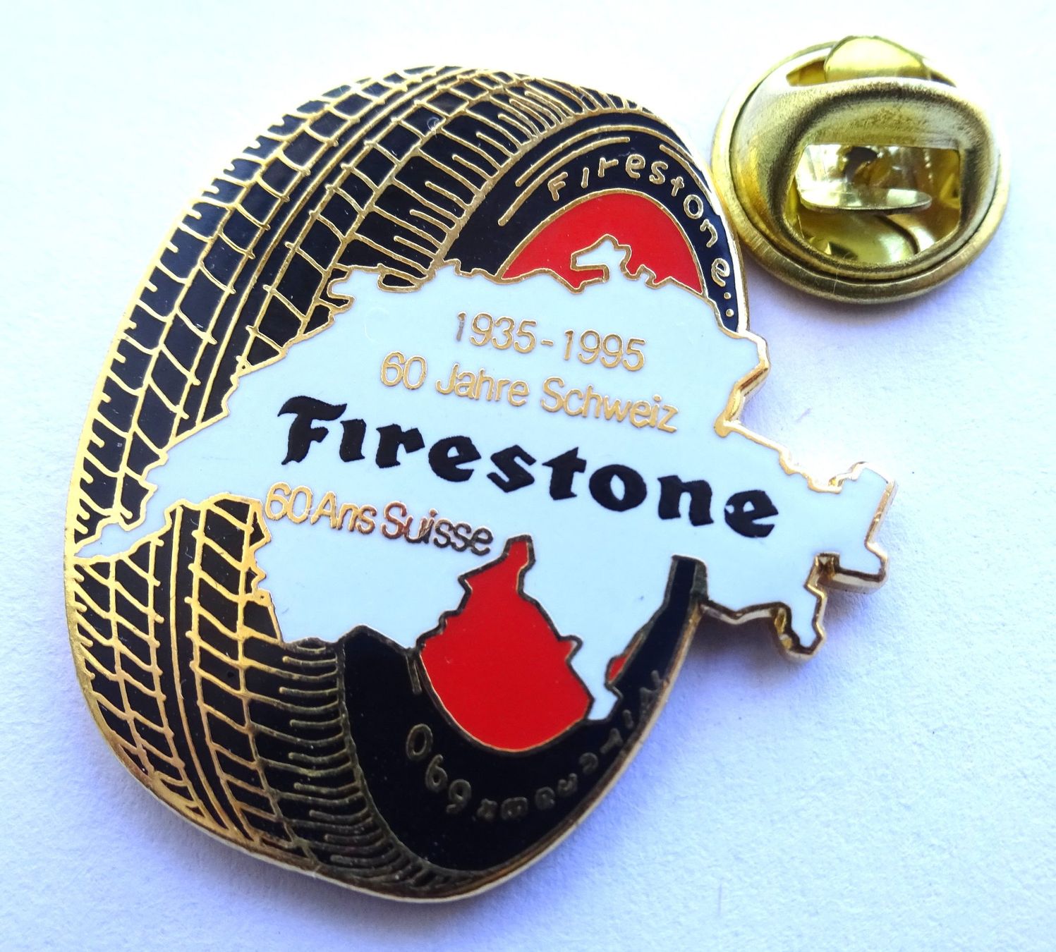 Placchette & Badge: Pin FIRESTONE  60 Jahre Schweiz – Usato da Utzenstorf venduto da BUtter81