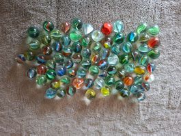 Sammlung alte Murmeln, in zwei Grössen & Farben  76 Stück