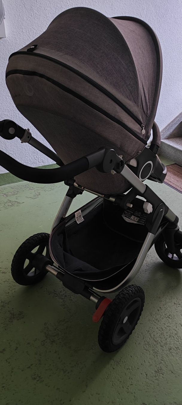 Stokke Carrozzine: Stokke Kinderwagen grau – Usato da Chur venduto da djovanna 2