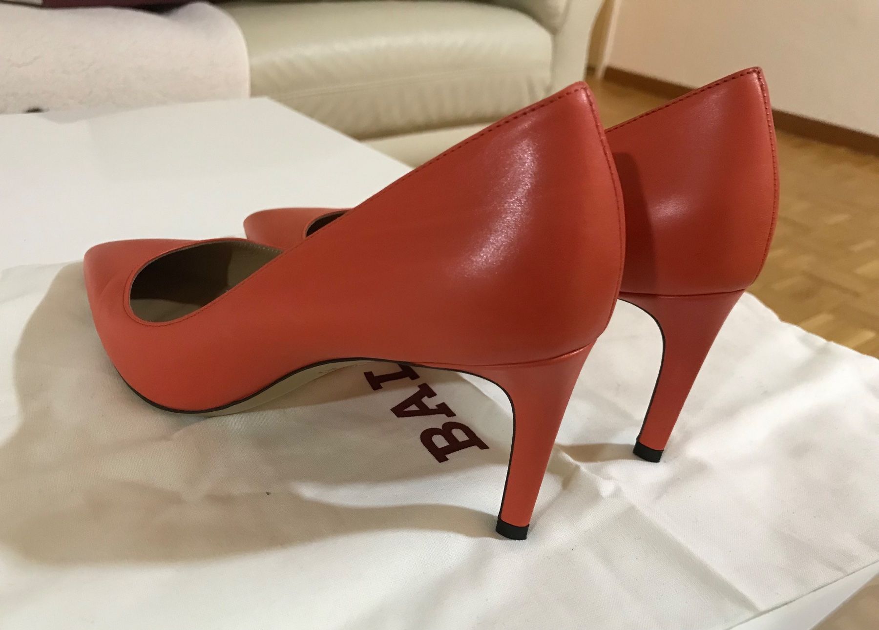 Scarpe da donna: Bally Pumps Gr.37 Neu, Coral Farbe – Nuovo e nell'imballaggio originale da Buchs ZH venduto da baagii 1