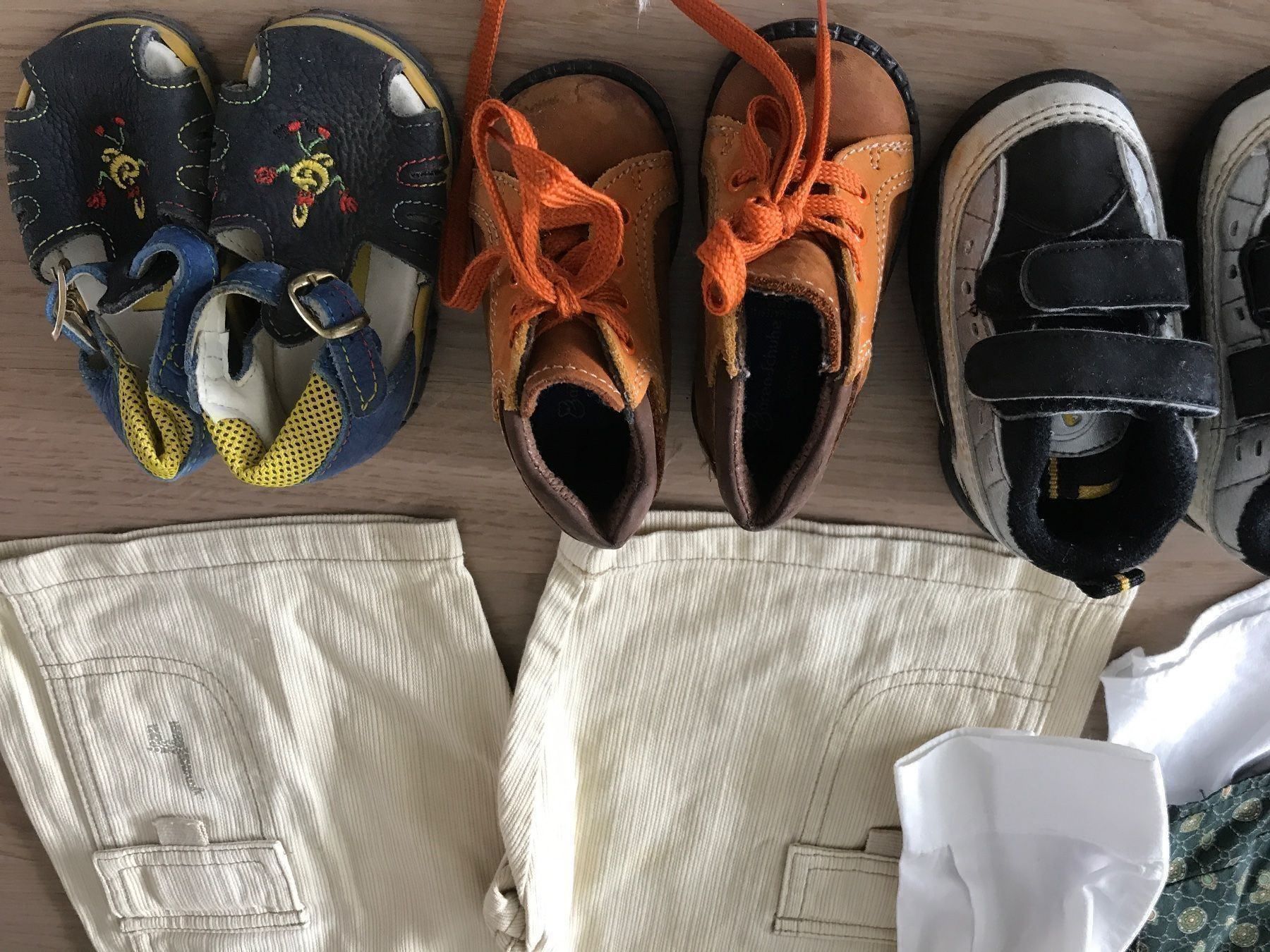 Kleiderpakete & -sets: Kinderkleider und Schuhe 92-110, 19-24 – Gebraucht aus Winterthur von Alp9 2