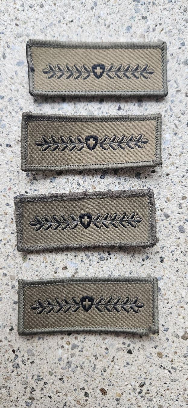 Schweizer Armee Placchette & Badge: *** Militzabzeichen Set 4 stk mit Klett *** – Usato da Riedholz venduto da fr_sIruP