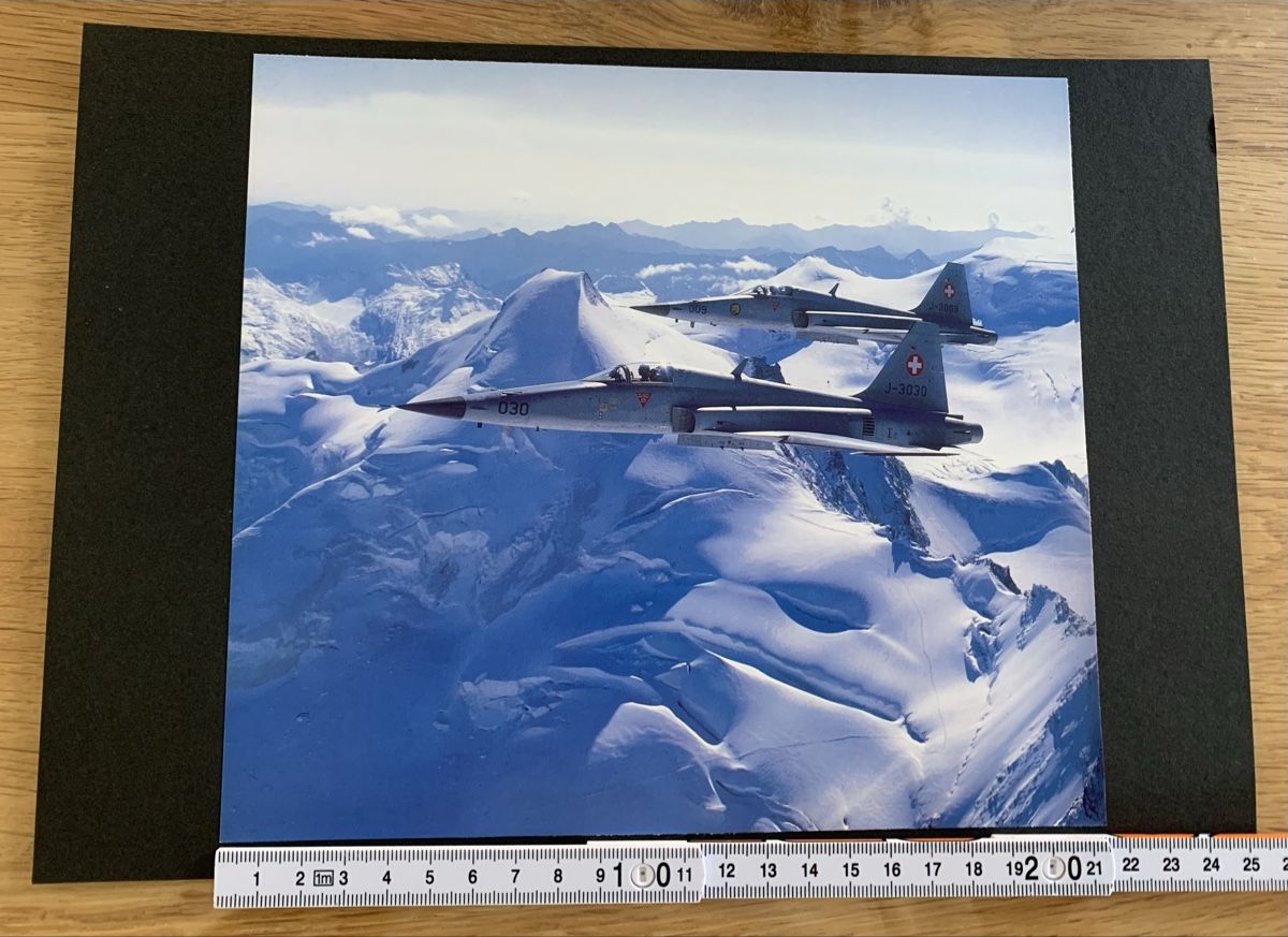 Foto & Immagini: Print einer Patrouille Tiger F-5 der Schweizer Luftwaffe – Usato da Esslingen venduto da Gargamel011