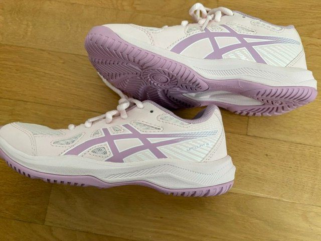 Asics Chaussures filles: Turnschuh asics Gr. 35.5 rosa/violett – D'occasion à Zürich par Sonnenblume_65 1