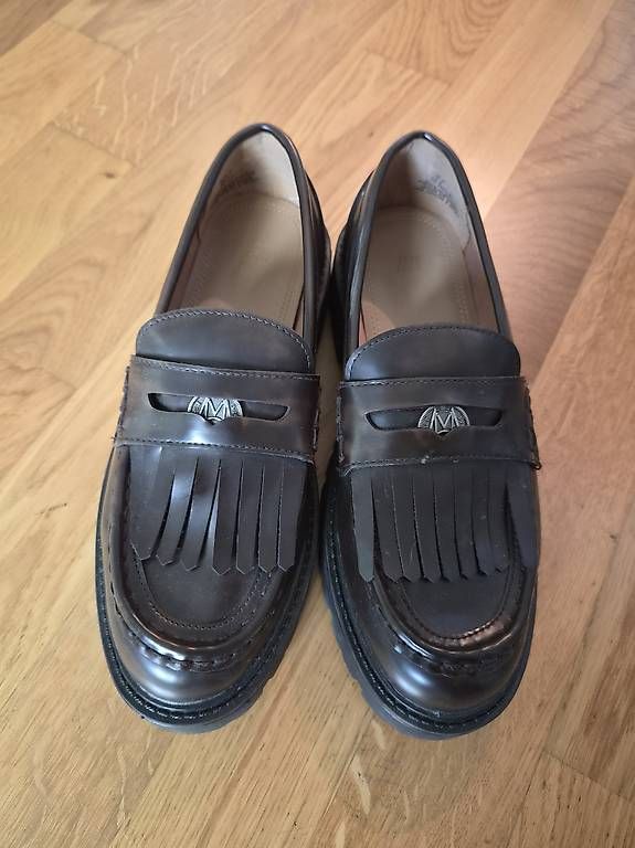 Scarpe da donna: Chaussures marron élégantes  comme neuves – Nuovo e nell'imballaggio originale da Bernex venduto da luanacsoares 1