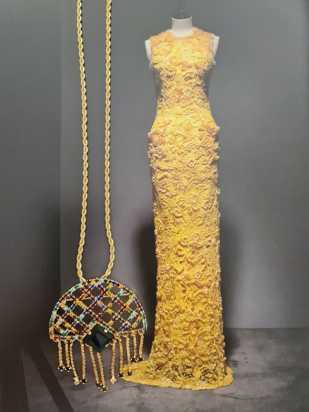 Catenine: Kette mit Anhänger / Brosche – Usato da Winkel venduto da Glamour4You