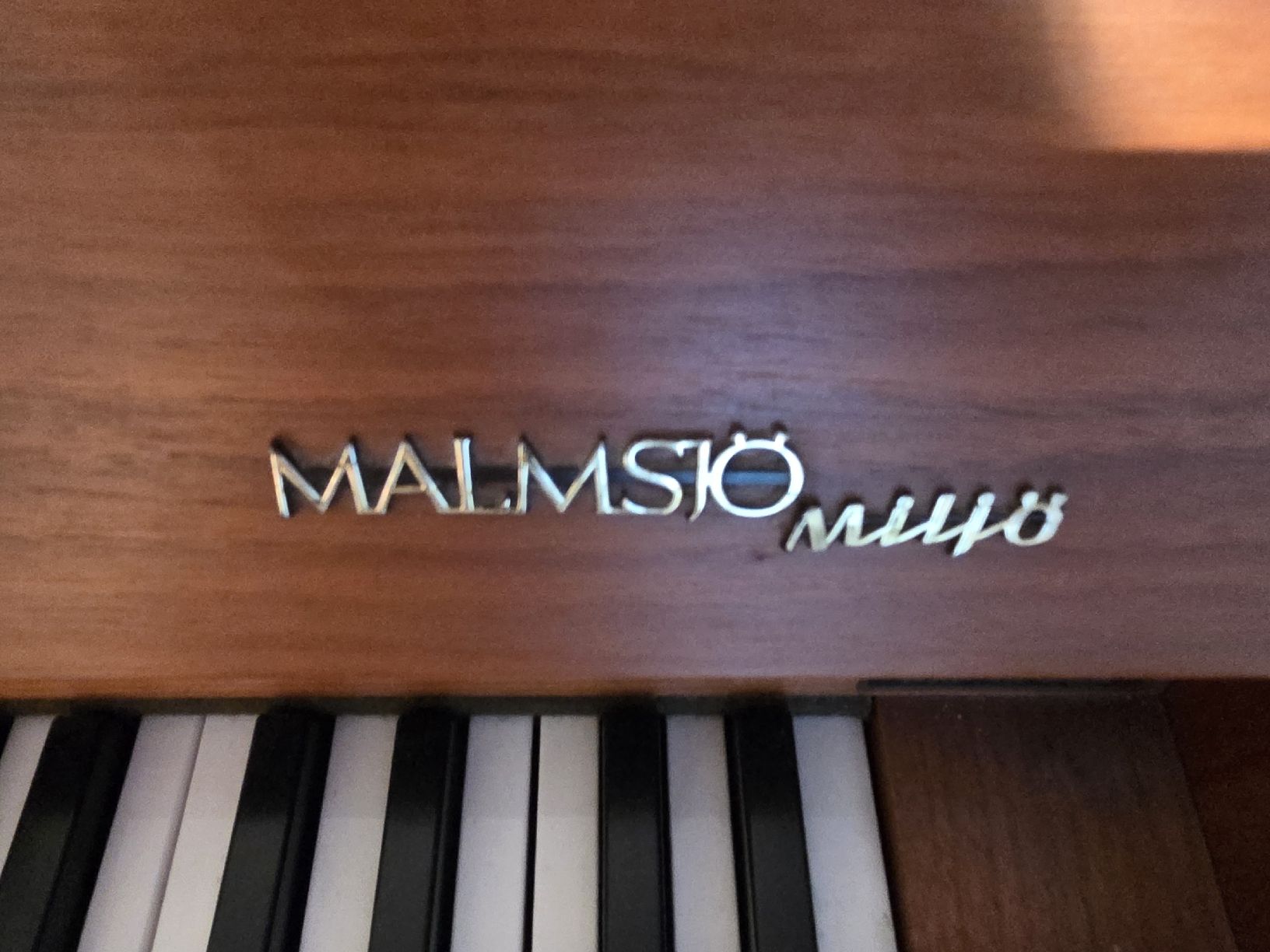 Strumenti musicali: Klavier Malmsjö – Difettoso da Hünenberg See venduto da Noops 3