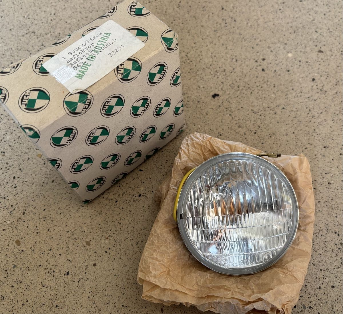 Puch Mofas: NOS Reflektor EIERLAMPE ZKW Puch – Neu und originalverpackt aus Gerlafingen von alpenbrevet