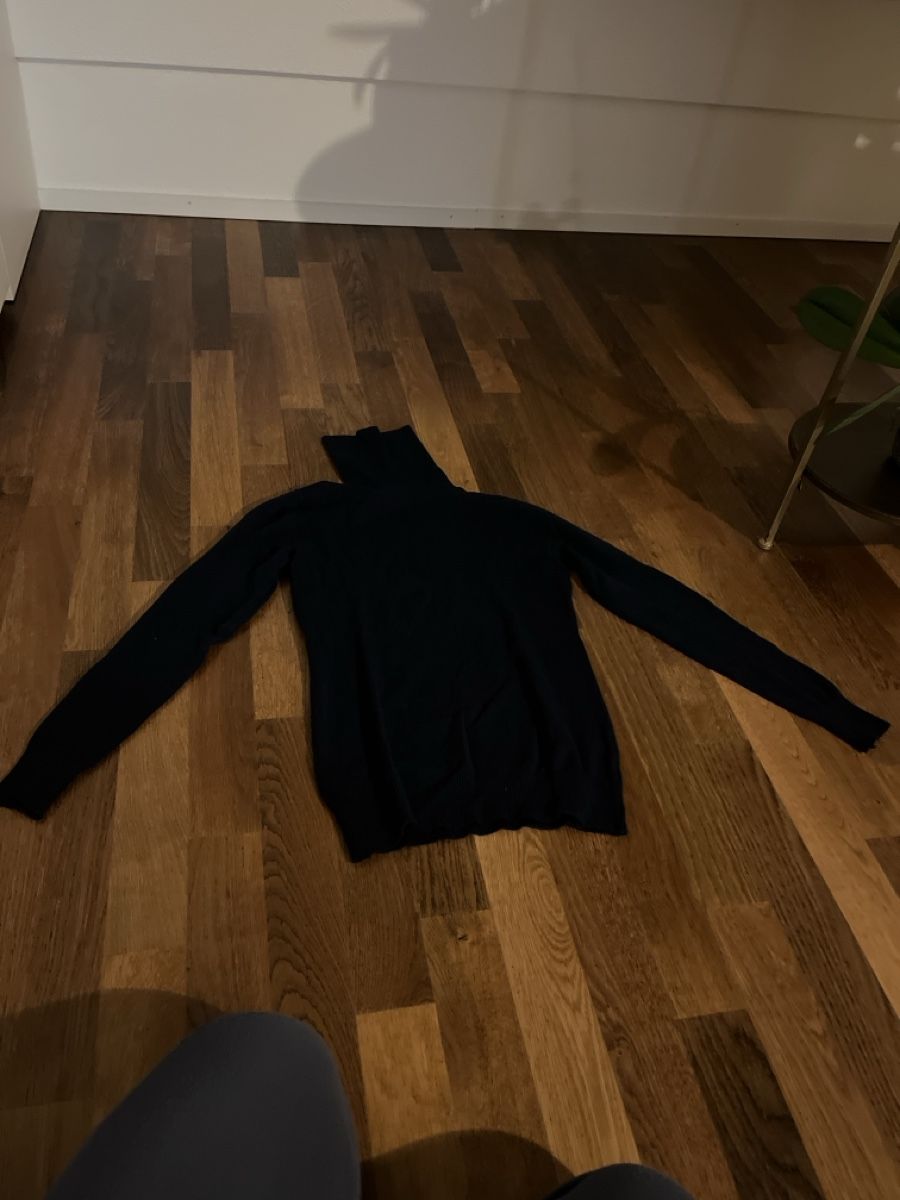 Kleiderpakete: Langarmshirts / Pullover Damen verschiedene Farben  – Gebraucht aus Stallikon von Danisibu 6