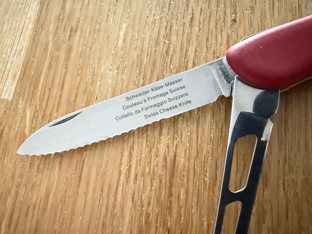 Victorinox Couteaux de poche: Victorinox Kässemesser mit Wellenschliff – D'occasion à Goldach par Donpancho 1