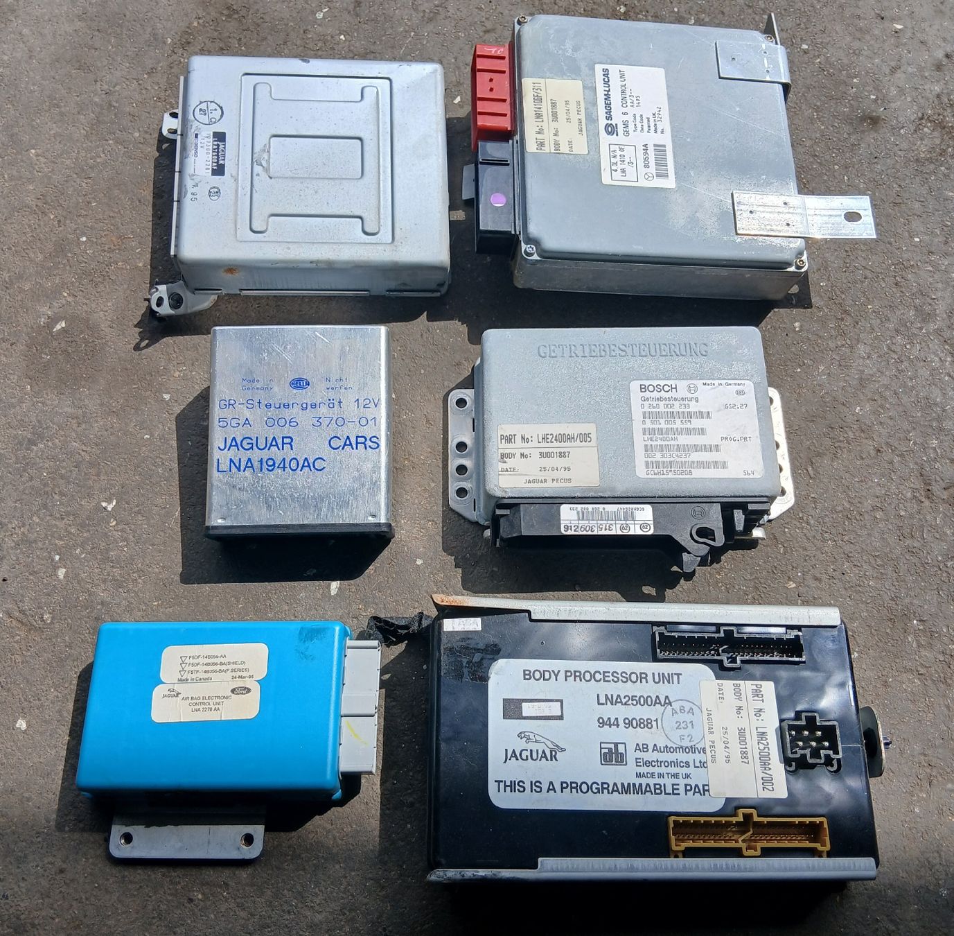 Jaguar Toutes les pièces auto: Boîtier électronique Jaguar Daimler 1994-2002 – D'occasion à la heutte par Auto-stock