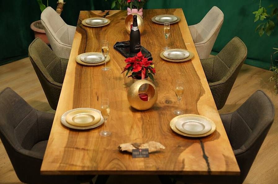 Tavoli: Schweizer Nussbaumtisch - mit Schweizer Kante – Usato da Walchwil venduto da Swissdesign_Haag 6
